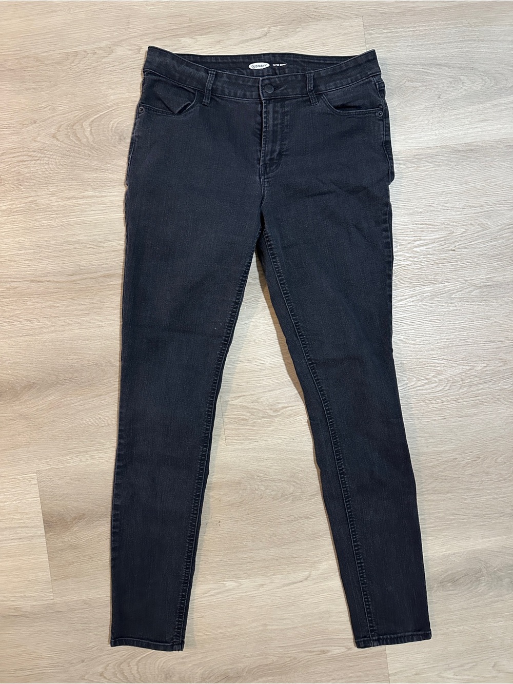 Old Navy Women's Skinny Jeans in Black